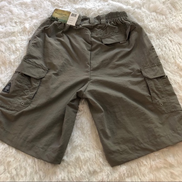 🇺🇸 NEW CLEARWATER OUTFITTERS Grey Cargo Shorts. Size Small - Picture 2 of 6